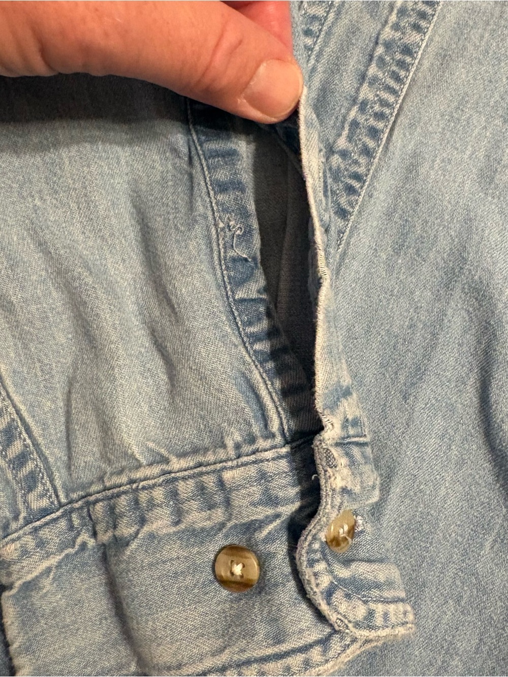 Authentic Vintage 1990’s Marlboro Country Store Denim Button-Down Shirt size L - Picture 8 of 8